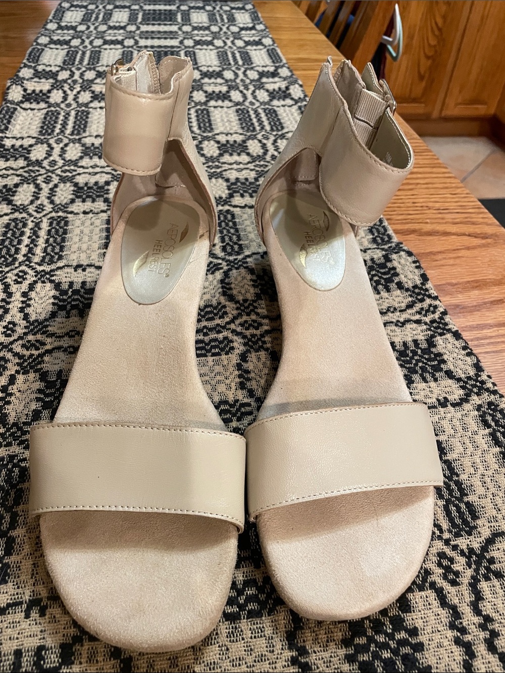 AEROSOLES Women's Beige Ankle-Cuff Sandals